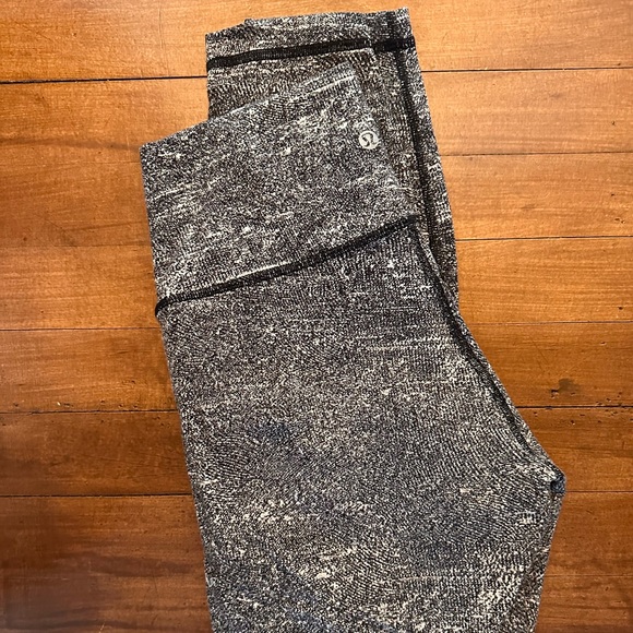 Lululemon Align high rise legging 25” inseam - Picture 2 of 2